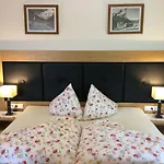 Jenneweinhof Affittacamere 3*