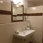 Jenneweinhof Affittacamere 3*