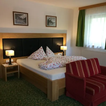 Jenneweinhof 3* Тукс