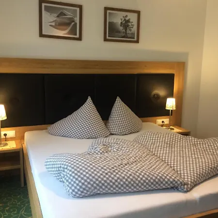 Jenneweinhof Konukevi Tux